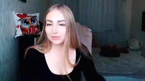 Snapshot of _kittyboo chatting on 12-04-25, 07:06 Aleksa online show from 12-04-25, 07:06