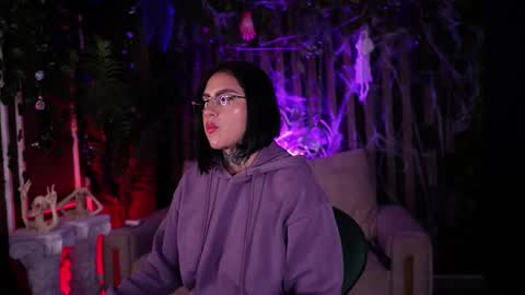 Snapshot of _kleo_ chatting on 10-14-25, 02:45   online show from 10-14-25, 02:45