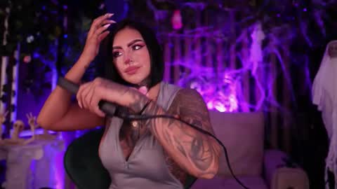 Snapshot of _kleo_ chatting on 10-18-25, 07:25   online show from 10-18-25, 07:25