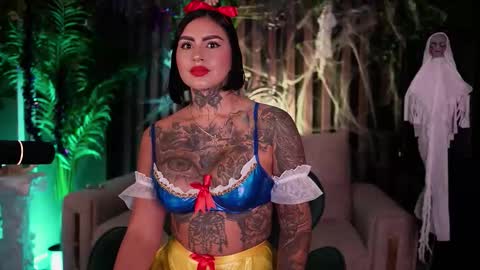 Snapshot of _kleo_ chatting on 10-21-25, 11:49   online show from 10-21-25, 11:49