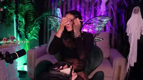 Snapshot of _kleo_ chatting on 10-23-25, 02:00   online show from 10-23-25, 02:00