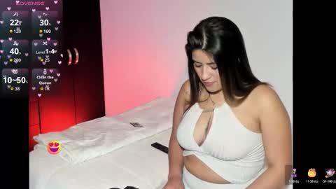 Snapshot of _kloee_ chatting on 10-17-25, 01:57  kloee  online show from 10-17-25, 01:57