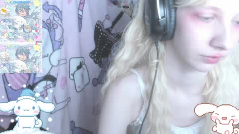 Snapshot of _kuroneeko_ chatting on 12-21-24, 11:44 kuro online show from 12-21-24, 11:44