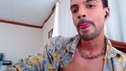 Snapshot of _kurt420 chatting on 05-18-26, 08:03 KURT online show from 05-18-26, 08:03