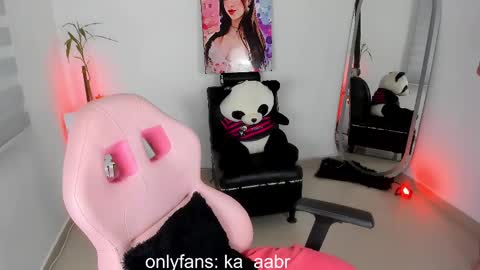 Kylie online show from 02-21-25, 02:06