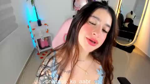 Kylie online show from 02-25-25, 03:42