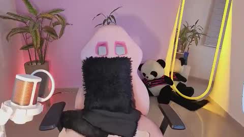 Kylie online show from 09-18-25, 11:40