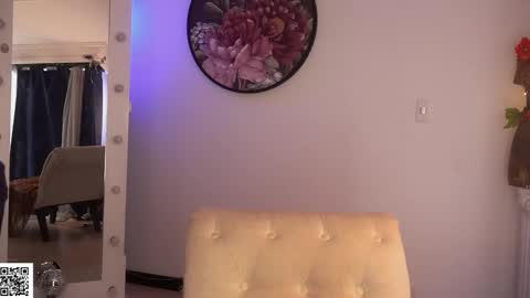 Snapshot of _lady_di chatting on 03-08-25, 05:01 Not on OF Some stuff for sale online show from 03-08-25, 05:01