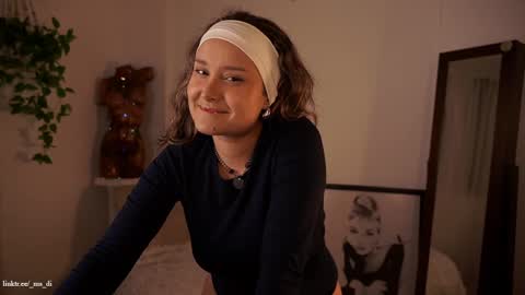 Snapshot of _lady_di chatting on 10-24-25, 03:47 Not on OF Some stuff for sale online show from 10-24-25, 03:47