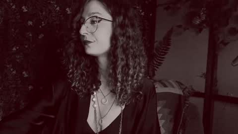 Snapshot of _lady_luna_ chatting on 12-15-24, 10:58 Lady Luna online show from 12-15-24, 10:58