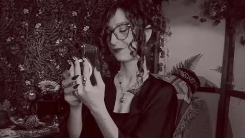 Snapshot of _lady_luna_ chatting on 12-30-24, 12:54 Lady Luna online show from 12-30-24, 12:54