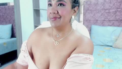 Snapshot of _lakshmi_hotx chatting on 02-11-25, 01:09 NAILHA SAJANI  online show from 02-11-25, 01:09