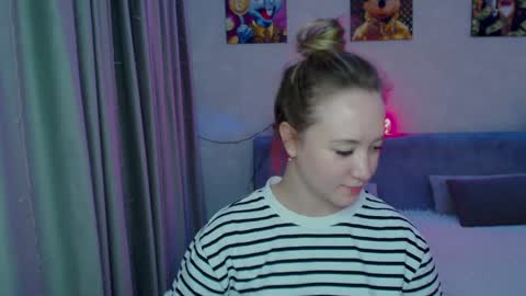 _lalune_ online show from 12-27-24, 02:36