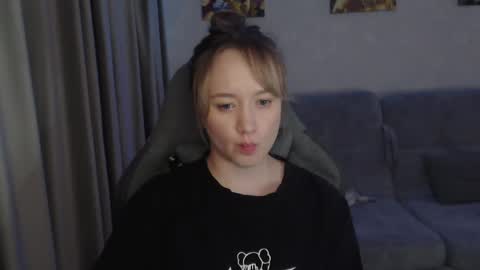 _lalune_ online show from 03-10-25, 07:07