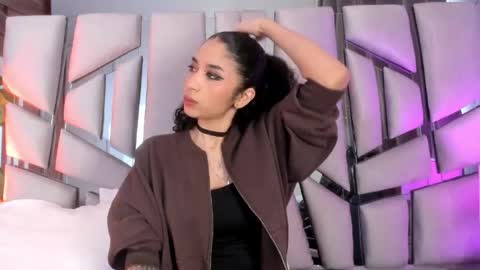 Lanna  online show from 04-16-26, 11:44