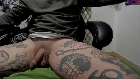 Layne online show from 02-21-25, 11:01