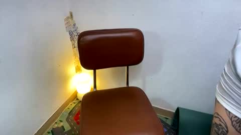 Layne online show from 11-04-25, 08:13