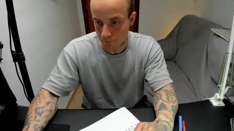 Layne online show from 04-25-26, 03:20