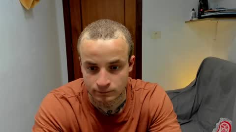 Snapshot of _layne chatting on 04-29-26, 12:31 Layne online show from 04-29-26, 12:31