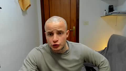 Snapshot of _layne chatting on 05-05-26, 09:06 Layne online show from 05-05-26, 09:06