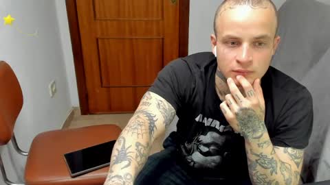 Snapshot of _layne chatting on 05-17-26, 08:16 Layne online show from 05-17-26, 08:16