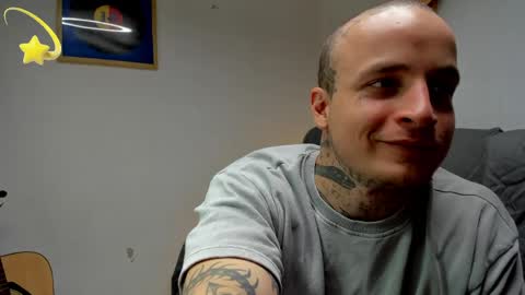 Snapshot of _layne chatting on 05-22-26, 11:49 Layne online show from 05-22-26, 11:49