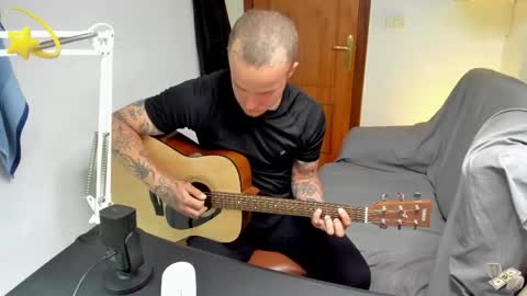 Snapshot of _layne chatting on 05-31-26, 03:19 Layne online show from 05-31-26, 03:19