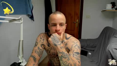 Snapshot of _layne chatting on 06-02-26, 11:56 Layne online show from 06-02-26, 11:56