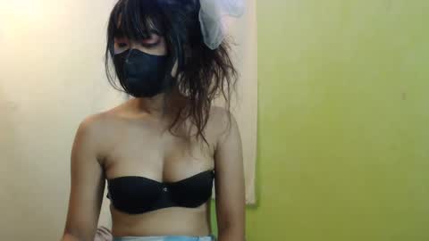 _lilies_gigi_ online show from 02-19-25, 09:47