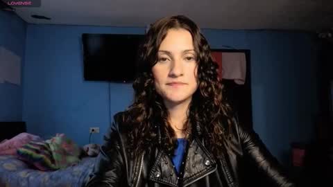 Snapshot of _lindasy_ chatting on 12-21-25, 10:06 Lindasy online show from 12-21-25, 10:06