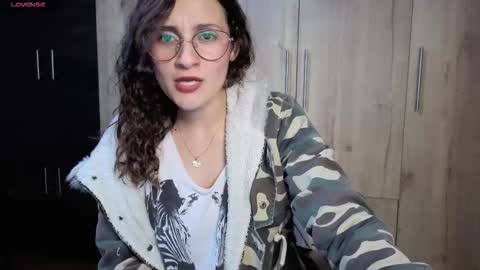 Snapshot of _lindasy_ chatting on 02-03-26, 03:37 Lindasy online show from 02-03-26, 03:37