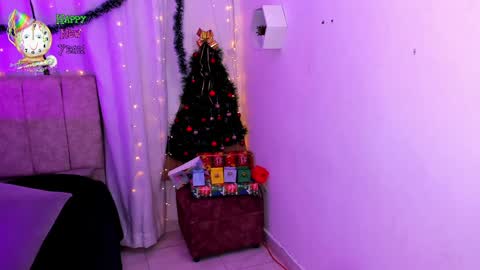 Snapshot of _little_ivy chatting on 01-03-25, 10:08 Ivy 3 online show from 01-03-25, 10:08