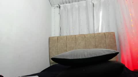 Snapshot of _little_ivy chatting on 01-11-25, 12:50 Ivy 3 online show from 01-11-25, 12:50