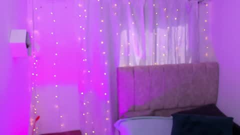 Snapshot of _little_ivy chatting on 01-16-25, 06:59 Ivy 3 online show from 01-16-25, 06:59