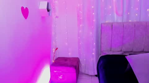 Snapshot of _little_ivy chatting on 01-17-25, 07:05 Ivy 3 online show from 01-17-25, 07:05