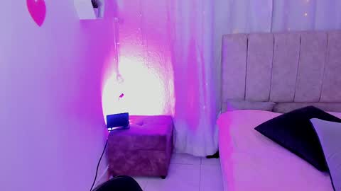 Snapshot of _little_ivy chatting on 01-21-25, 10:08 Ivy 3 online show from 01-21-25, 10:08