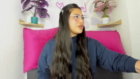 Snapshot of _little_ivy chatting on 09-16-25, 04:19 Ivy 3 online show from 09-16-25, 04:19