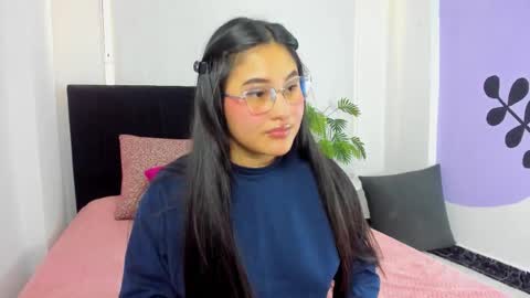 Snapshot of _little_ivy chatting on 11-28-25, 01:14 Ivy 3 online show from 11-28-25, 01:14