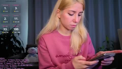 Snapshot of _littlesammy chatting on 05-27-26, 02:36 Sammy online show from 05-27-26, 02:36