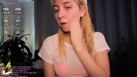 Snapshot of _littlesammy chatting on 06-14-26, 02:30 Sammy online show from 06-14-26, 02:30