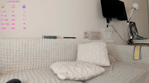 Snapshot of _lizistrata_ chatting on 02-01-25, 07:13 inst alena novikova1 online show from 02-01-25, 07:13