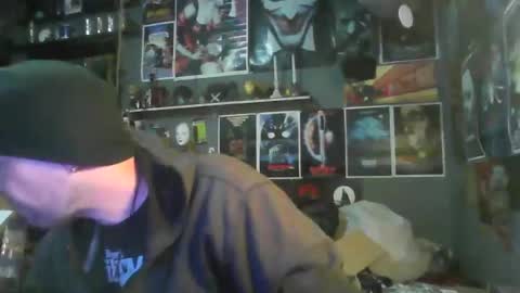 Snapshot of _longfellow chatting on 11-01-25, 06:32 That guy online show from 11-01-25, 06:32