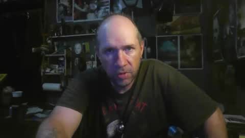 Snapshot of _longfellow chatting on 11-14-25, 06:06 That guy online show from 11-14-25, 06:06