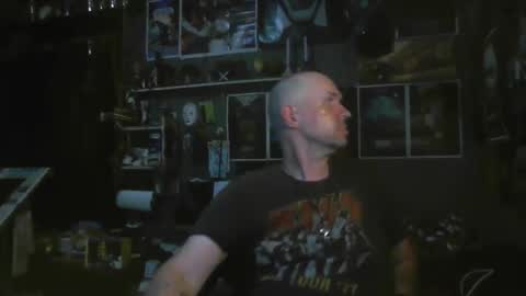 Snapshot of _longfellow chatting on 11-25-25, 07:19 That guy online show from 11-25-25, 07:19