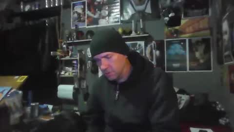 Snapshot of _longfellow chatting on 12-15-25, 01:21 That guy online show from 12-15-25, 01:21