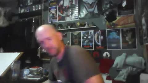 Snapshot of _longfellow chatting on 04-28-26, 02:27 That guy online show from 04-28-26, 02:27