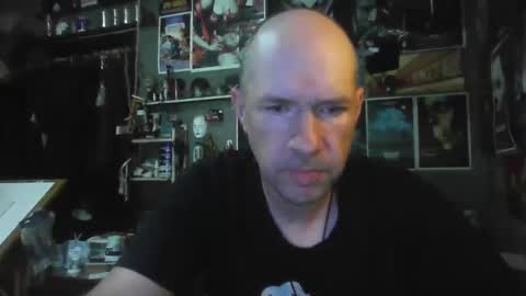 Snapshot of _longfellow chatting on 05-05-26, 03:31 That guy online show from 05-05-26, 03:31