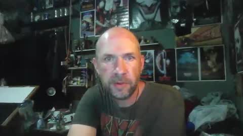 Snapshot of _longfellow chatting on 05-16-26, 03:47 That guy online show from 05-16-26, 03:47