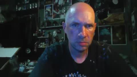 Snapshot of _longfellow chatting on 05-18-26, 04:07 That guy online show from 05-18-26, 04:07