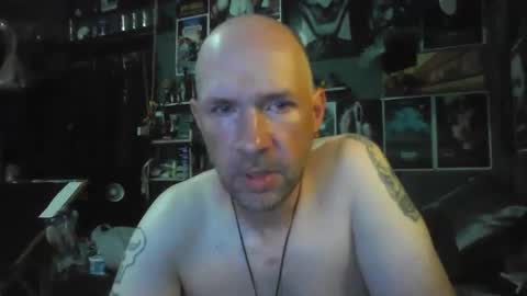 Snapshot of _longfellow chatting on 05-20-26, 02:56 That guy online show from 05-20-26, 02:56